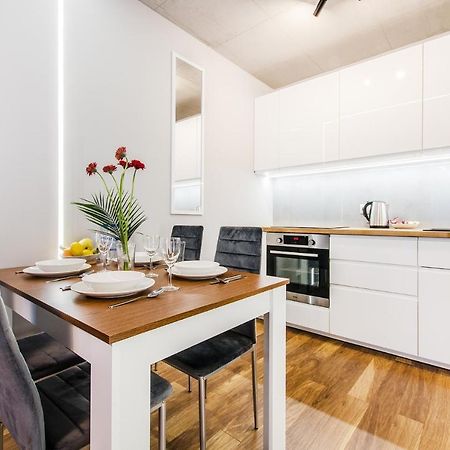 Smart Rental Management Apartments - City Center ヴロツワフ エクステリア 写真