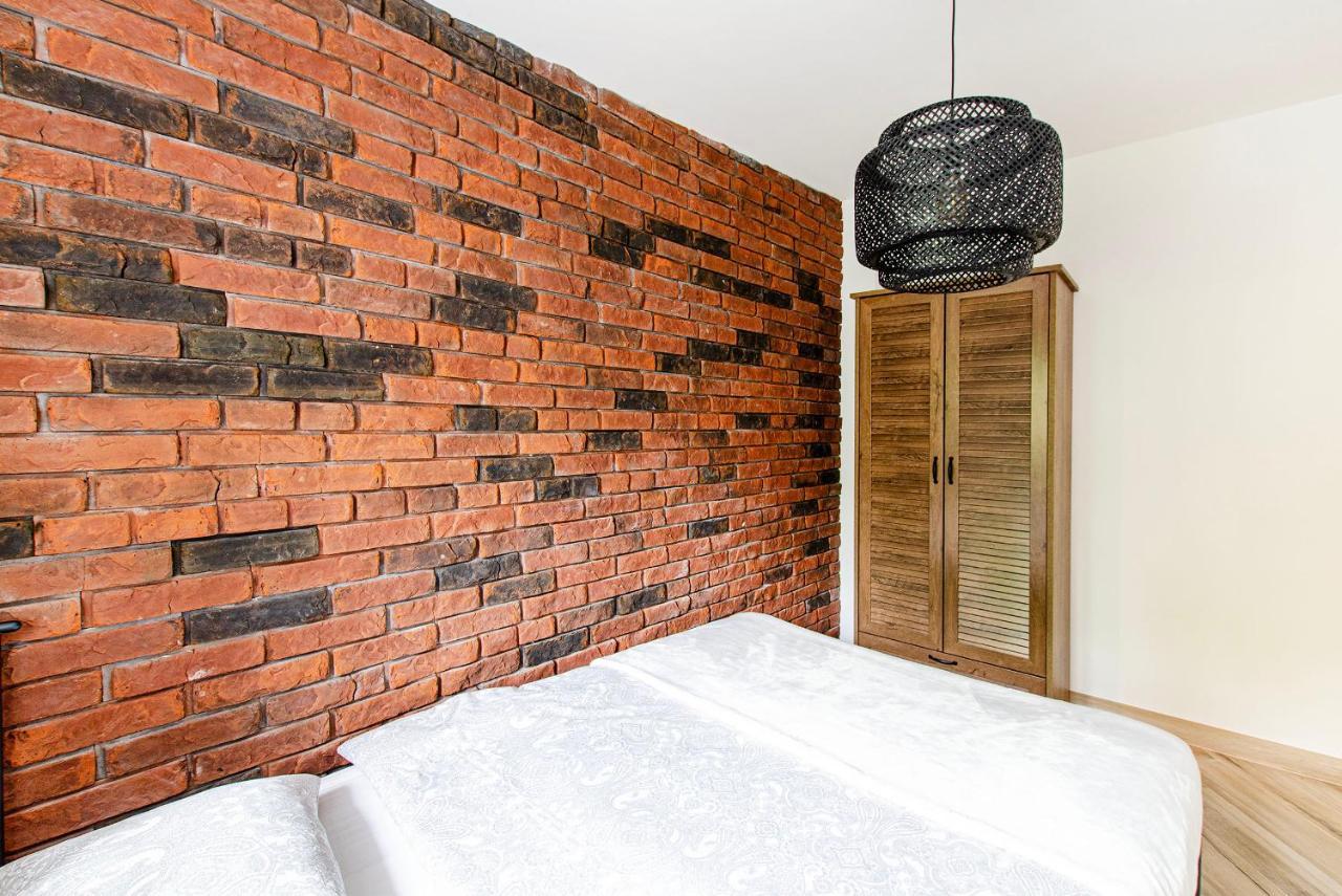 Smart Rental Management Apartments - City Center ヴロツワフ エクステリア 写真